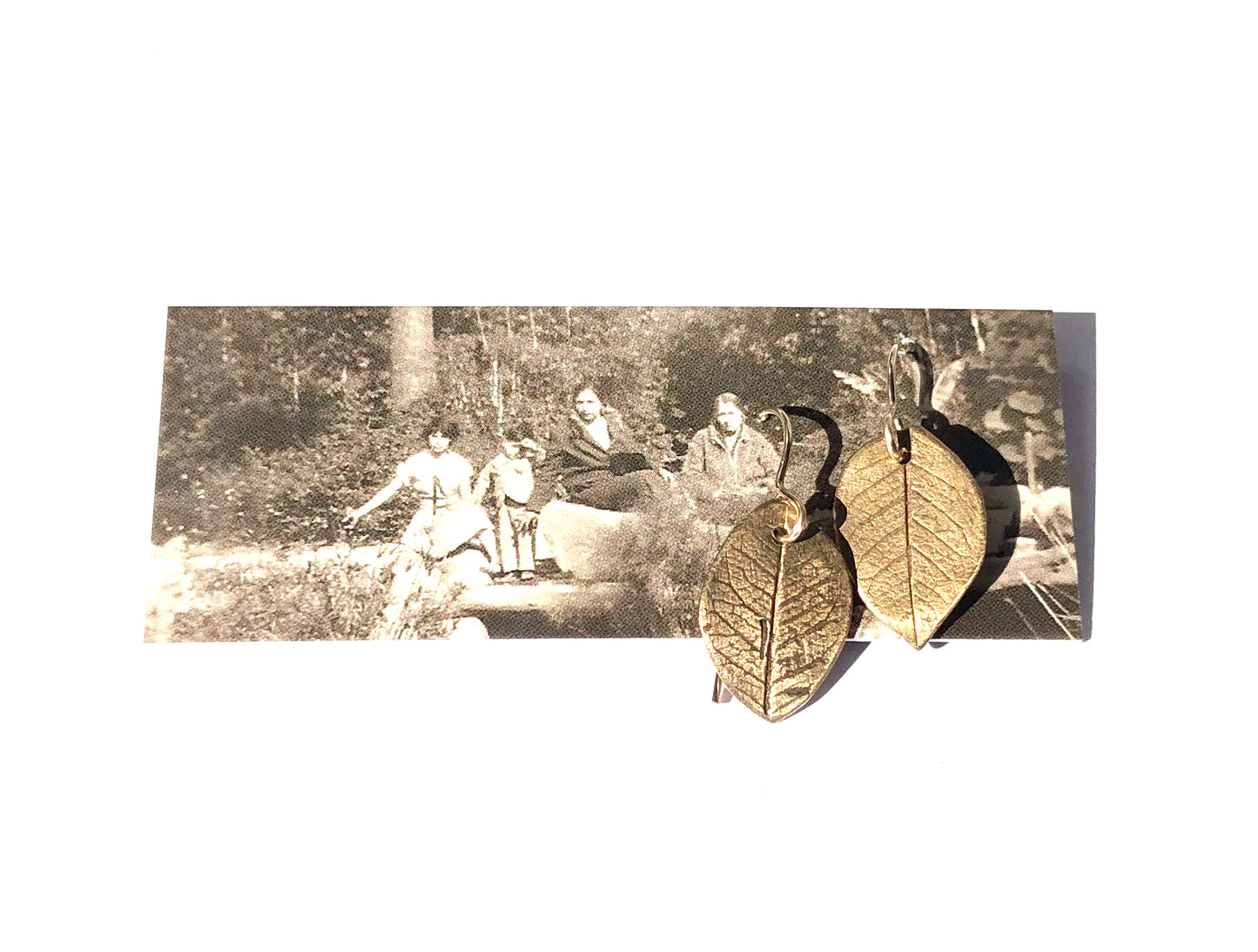 Rose Leaves - Tiny Bronze