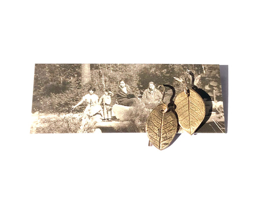 Rose Leaves - Tiny Bronze